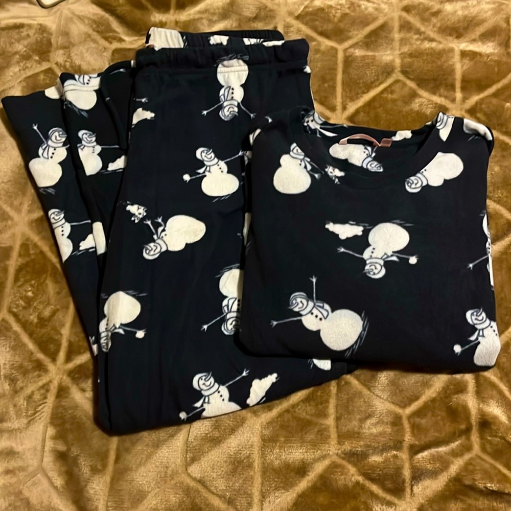 La Vie En Rose Fleece Pyjama Set